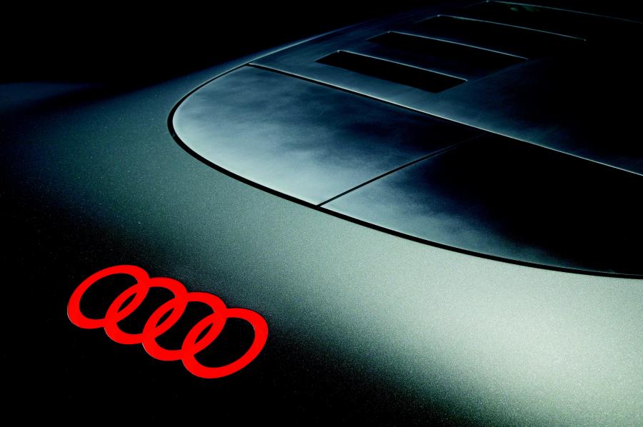 Логотип Audi RSQ Sport Coupe Concept 2004 года  (фото 3 из 19)